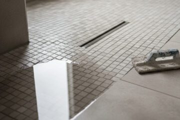 maengelhaftung-badsanierung-duschgefaelle Schadensersatz wegen mangelhaftem Duschgefälle: Wer zahlt und welche Kosten?